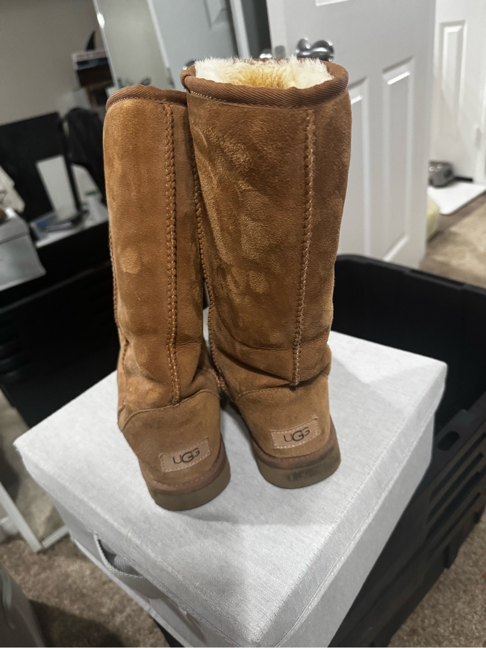 UGGs | Women's Classic Ultra Tall | CHESTNUT | 7